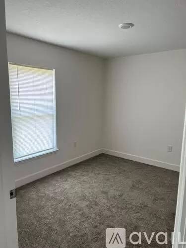Main picture of 1640 5th Ave