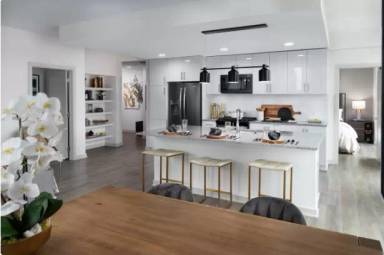 Main picture of 170 Peachtree St NW