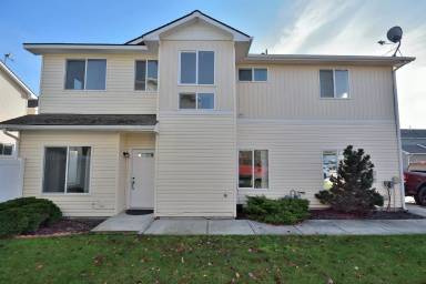 Main picture of 7830 N Mather Ct