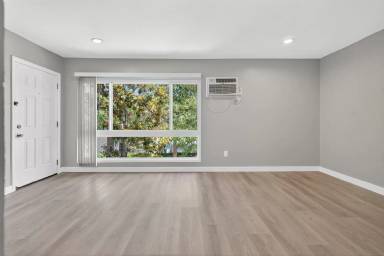 Main picture of University Square - 2300 Commonwealth Ave