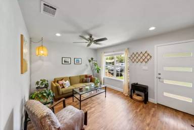 Main picture of 5704 Glenhollow Path