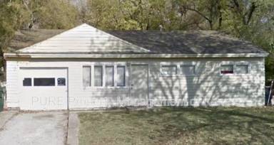 Main picture of 1712 SE Lott St