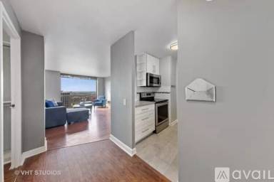 Main picture of 4343 Clarendon Ave Condos