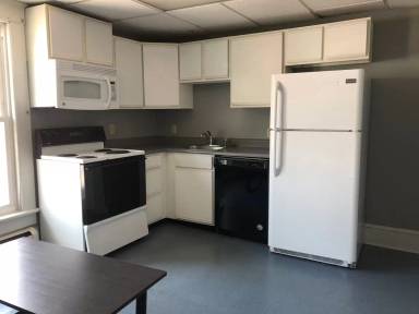 Main picture of 633 W College Ave