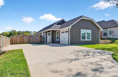 Main picture of 1016 Ray Dr