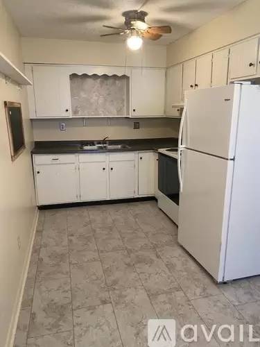 Main picture of 109 N Sale St