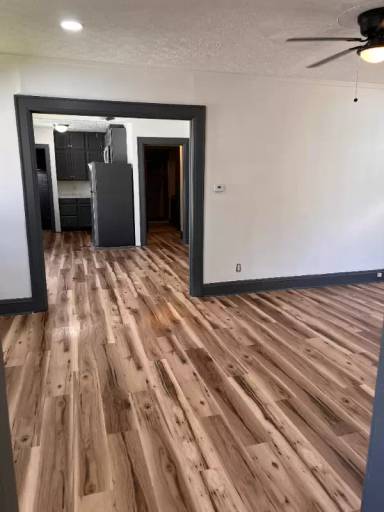 Main picture of 122 10th Ave