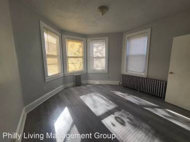 Main picture of 1302 W Allegheny Ave
