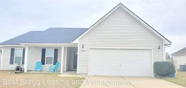 Main picture of 2001 Lioncoward Dr