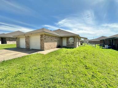 Main picture of 2700 Lucille Dr