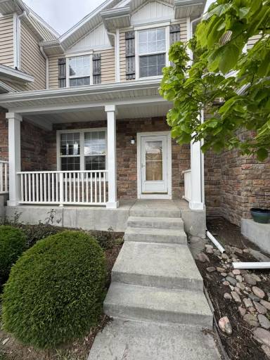 Main picture of 2057 Creekridge Pt