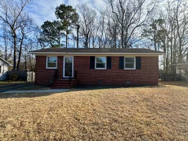 Main picture of 142 Cardinal Rd