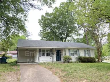 Main picture of 1215 Mount Moriah Rd