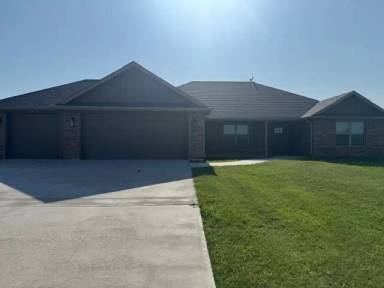 Main picture of 62 NE South Ridge Rd