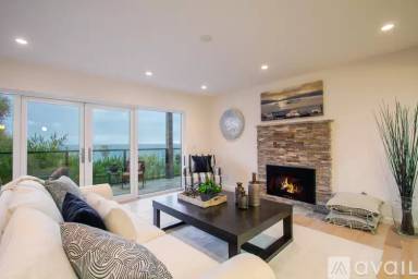 Main picture of 2442 S Coast Hwy