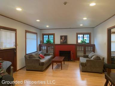 Main picture of 3005 SE 25th Ave