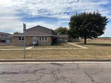 Main picture of 2301 Freeport Rd