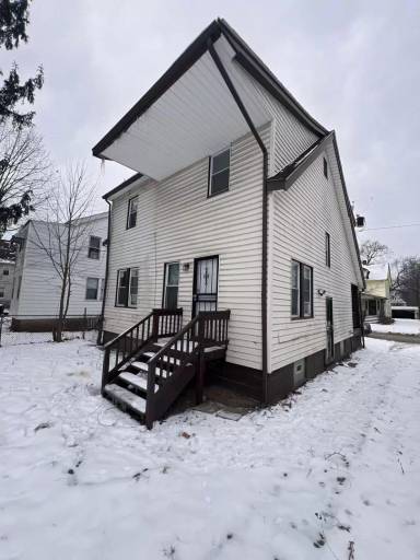 Main picture of 3595 E 108th St