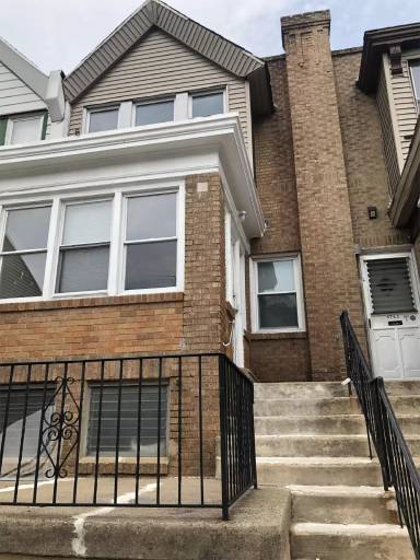 Main picture of 4761 Loring St