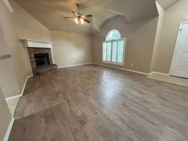 Main picture of 4807 Harvard St
