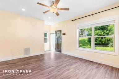 Main picture of 134 Unaka Ave