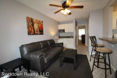 Main picture of 1324 Bradley Dr