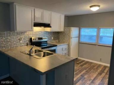 Main picture of 833 Lovell Rd