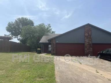 Main picture of 544 W 112th Ct S