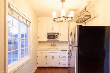 Main picture of 1441 University Ave