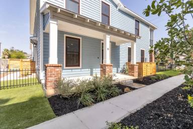 Main picture of 311 E Evergreen St