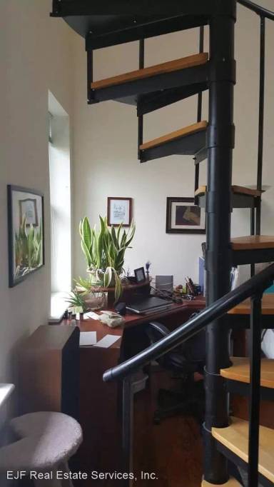 Main picture of 1651 Lamont St NW