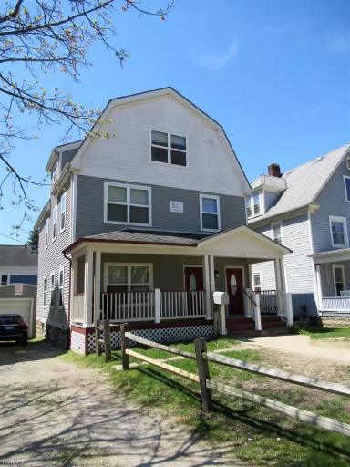 Main picture of 924 Oakland Ave