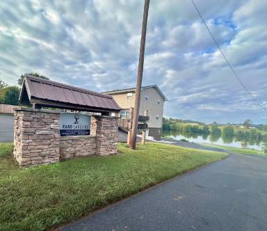 Main picture of 2843 Louisville Rd