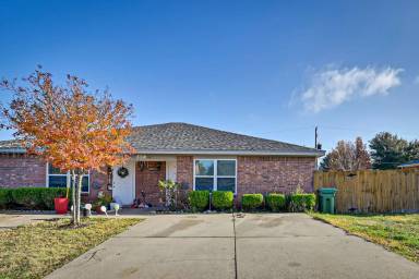 Main picture of 607 Kings Way Dr