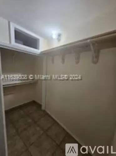Main picture of 1401 SW 76th Ct