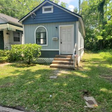 Main picture of 1044 Reiman St