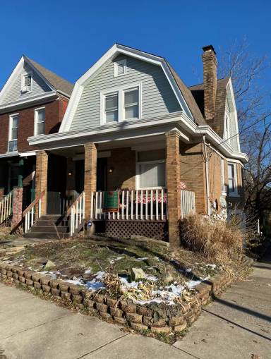 Main picture of 2400 Fairview Ave