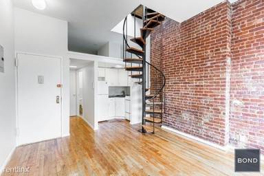 Main picture of 208 W 82nd St