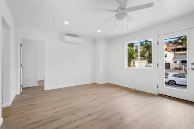 Main picture of 2962-64 Reynard Way