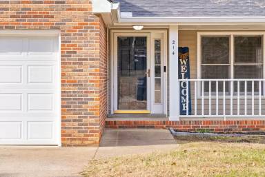 Main picture of 214 Kathleen Ct
