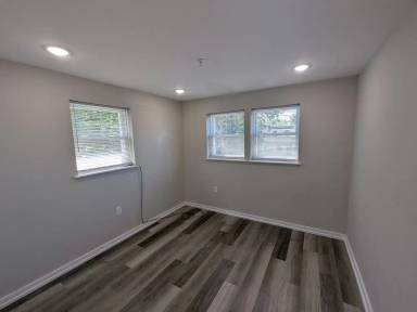 Main picture of 4946 W Thompson St