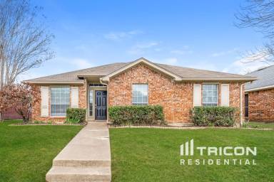 Main picture of 2620 Helen Ln