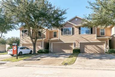Main picture of 15826 Misty Loch Ln