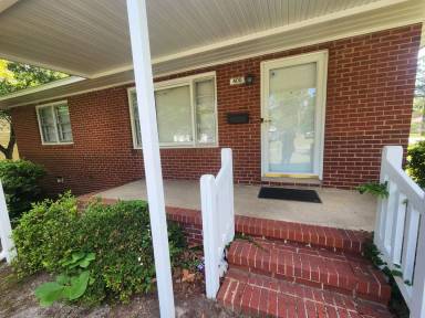 Main picture of 400 Roxie Ave