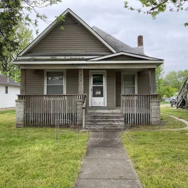 Main picture of 1808 S Broadway St