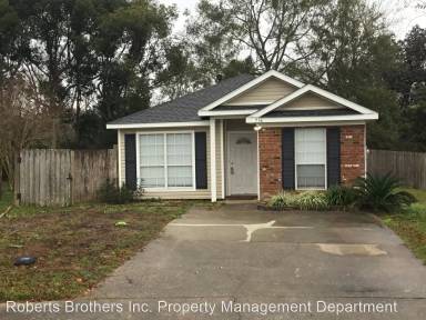 Main picture of 716 Crystal Wells Ct N