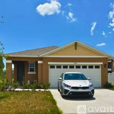 Main picture of 2561 Shamrock St