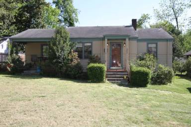 Main picture of 303 W Hampton Ave