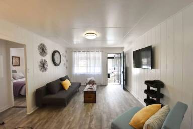 Main picture of 938D Kapahulu Ave