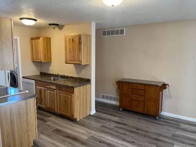 Main picture of 231 E Saint Patrick St